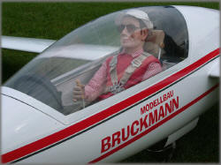Cockpit mit Pilot beim neuen SOLOFOX