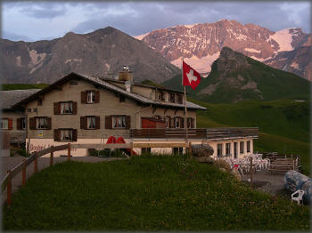 Berghotel Hahnenmoos im Abendlicht
