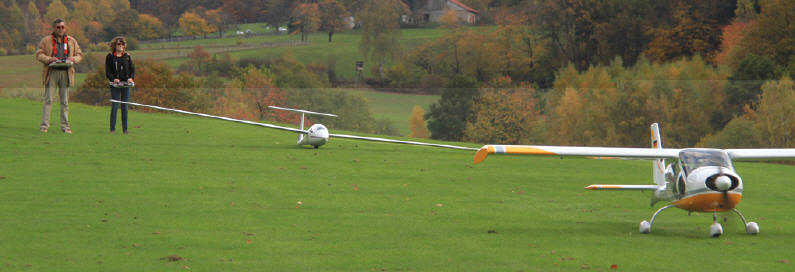 Saskia und Vater Martin beim F-Sc hleppstart des CIRRUS